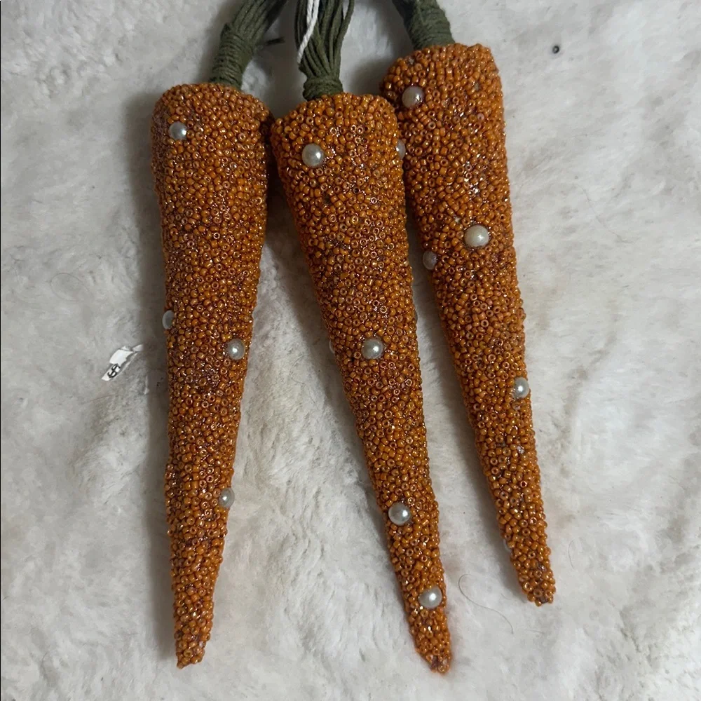 The Farmhouse by Rachel Ashwell beaded carrots set  of 3
